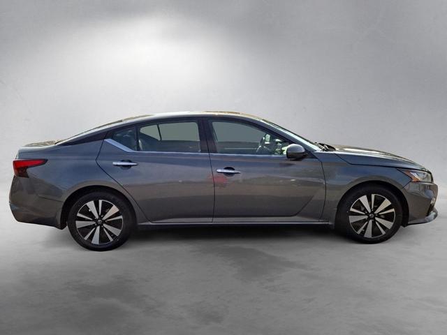 Photo of 2021 Gun Metallic Nissan Altima