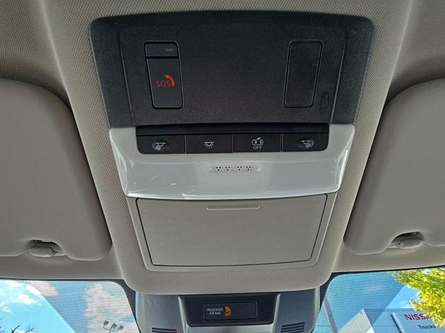 Photo of 2024 Super Black Nissan Rogue