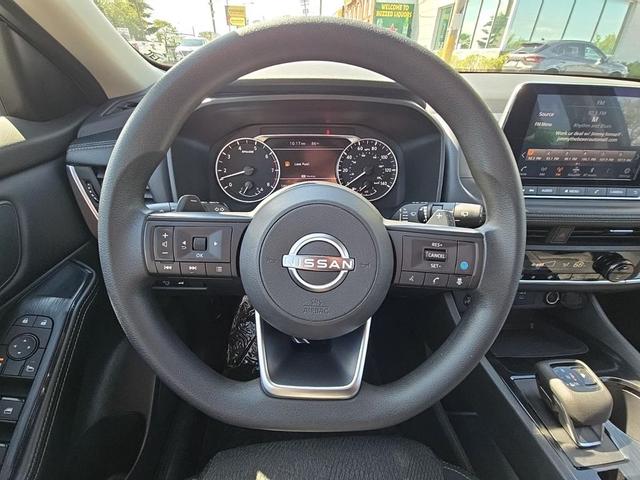 Photo of 2024 Super Black Nissan Rogue
