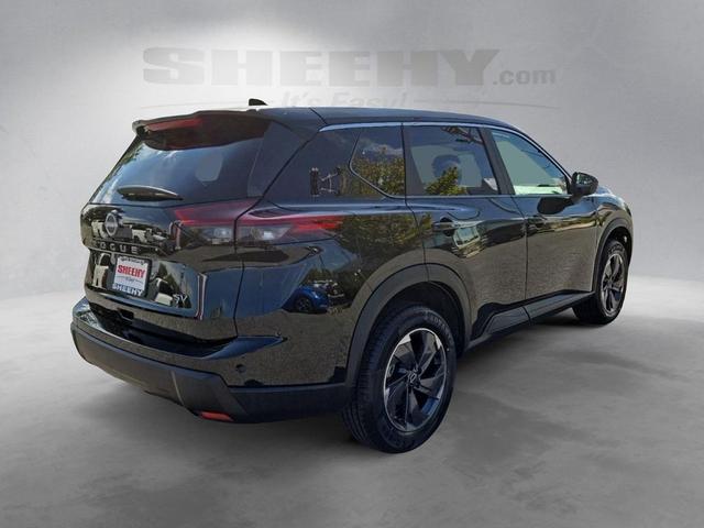 Photo of 2024 Super Black Nissan Rogue