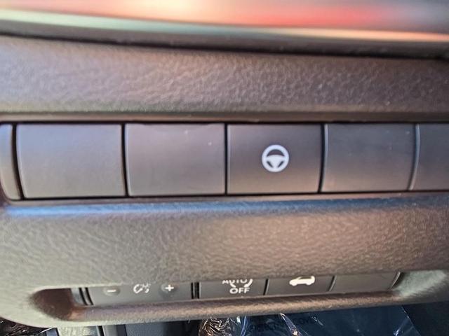 Photo of 2024 Super Black Nissan Rogue