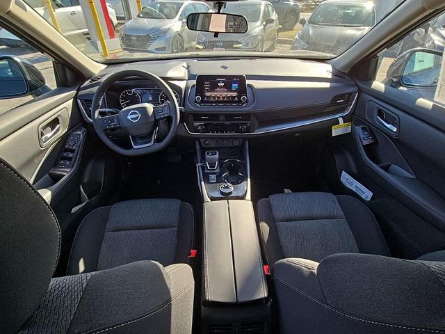 Photo of 2025 Super Black Nissan Rogue