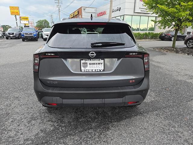 Photo of 2025 Gun Metallic/Super Black Nissan Kicks
