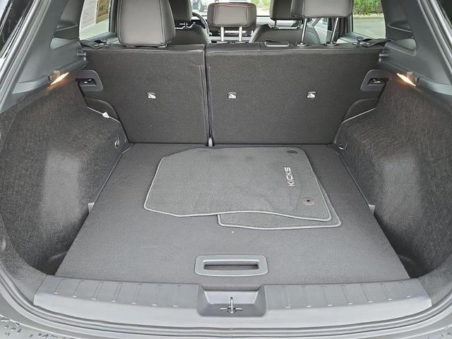 Photo of 2025 Gun Metallic/Super Black Nissan Kicks