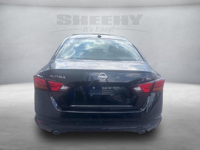 Photo of 2023 Super Black Nissan Altima