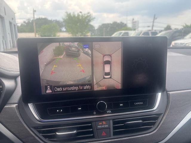Photo of 2023 Super Black Nissan Altima