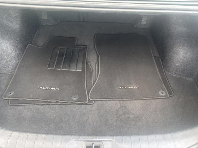Photo of 2023 Super Black Nissan Altima