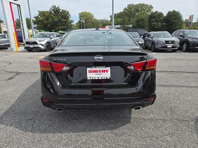Photo of 2025 Super Black Nissan Altima