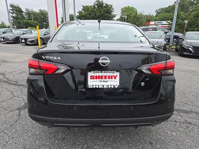 Photo of 2025 Super Black Nissan Versa