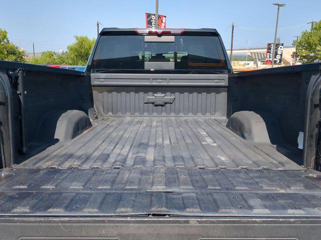Photo of 2022 Mosaic Black Metallic Chevrolet Silverado 2500