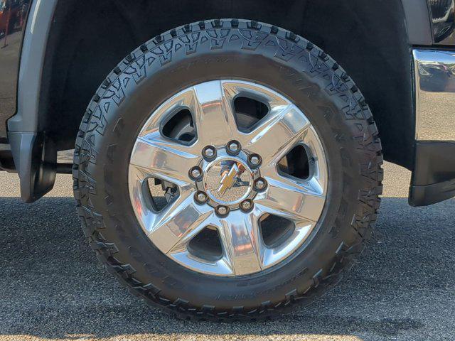 Photo of 2022 Mosaic Black Metallic Chevrolet Silverado 2500