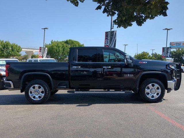 Photo of 2022 Mosaic Black Metallic Chevrolet Silverado 2500