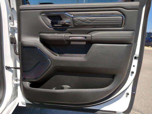 Photo of 2025 Ivory White Tri-Coat Pearlcoat RAM 1500
