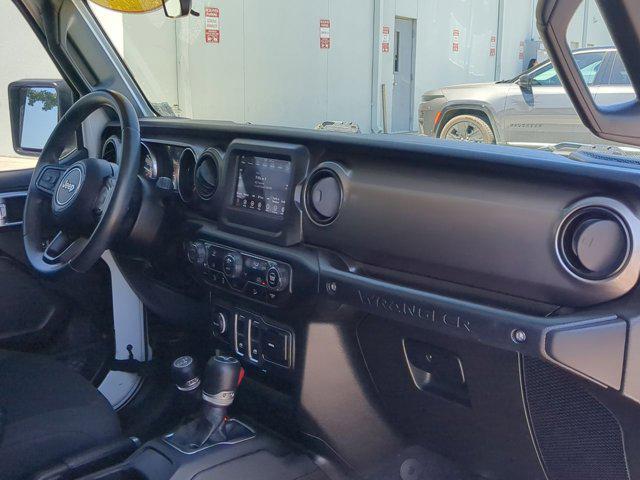 Photo of 2020 Bright White Clearcoat Jeep Wrangler