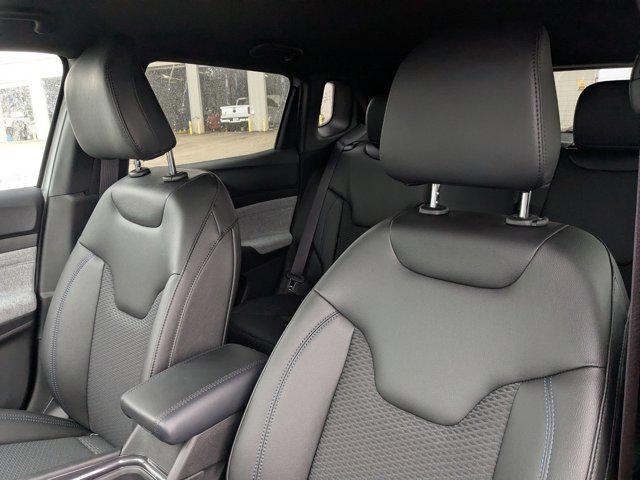 Photo of 2025 Silver Zynith Metallic Clearcoat Jeep Compass