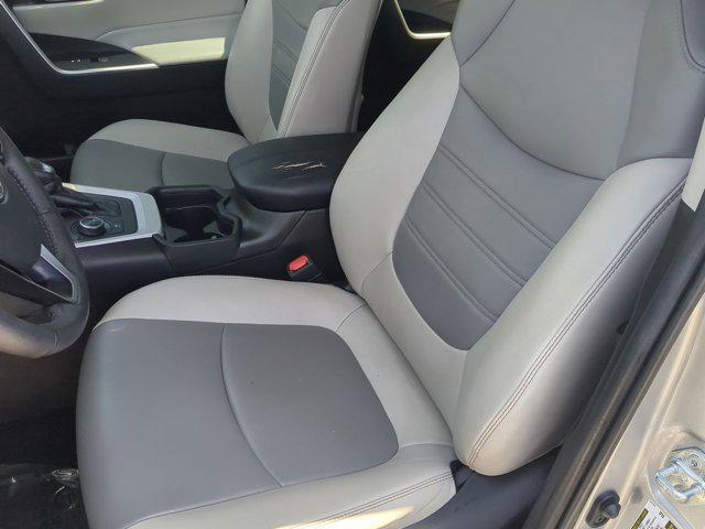 Photo of 2021 Silver Sky Metallic/Midnight Black Metallic Toyota RAV4 Hybrid