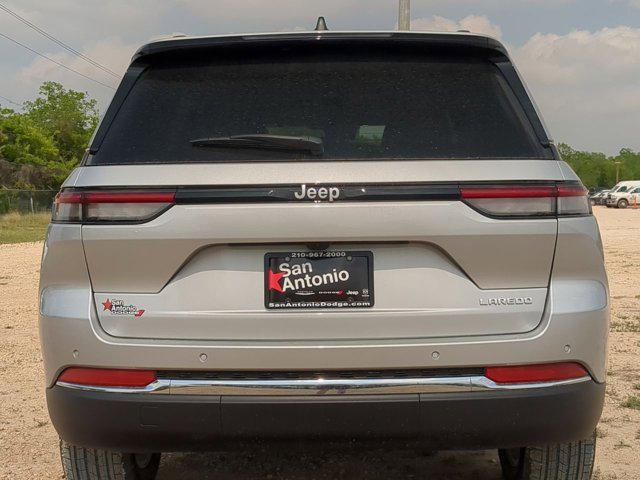Photo of 2025 Silver Zynith Jeep Grand Cherokee