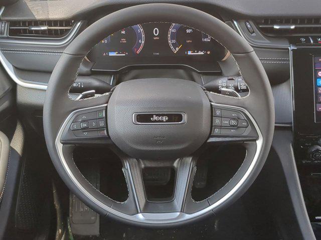 Photo of 2025 Silver Zynith Jeep Grand Cherokee