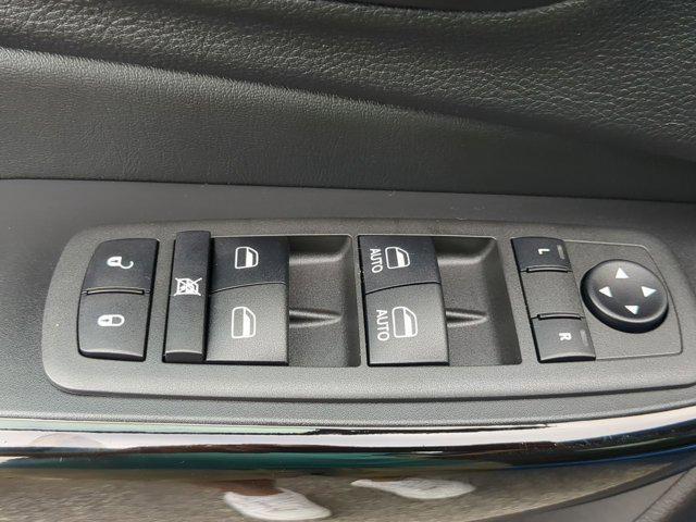 Photo of 2021 Hydro Blue Pearlcoat Jeep Cherokee