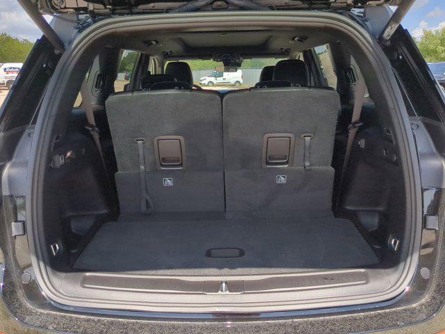 Photo of 2025 Diamond Black Crystal Pearlcoat Jeep Grand Cherokee L