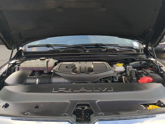 Photo of 2025 Diamond Black Crystal Pearlcoat RAM 1500