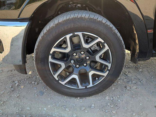 Photo of 2025 Diamond Black Crystal Pearlcoat RAM 1500