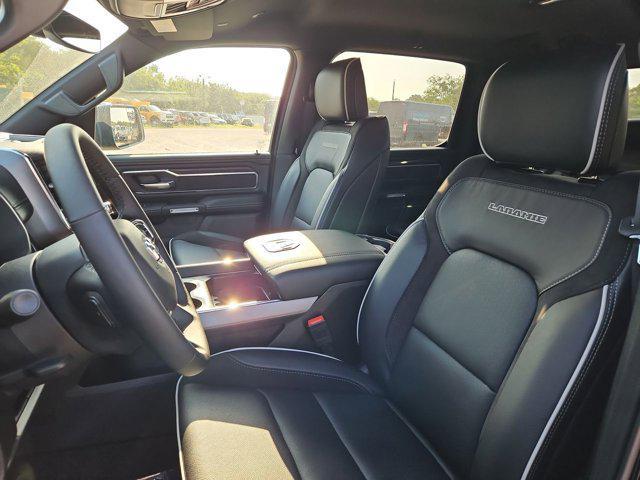 Photo of 2025 Diamond Black Crystal Pearlcoat RAM 1500