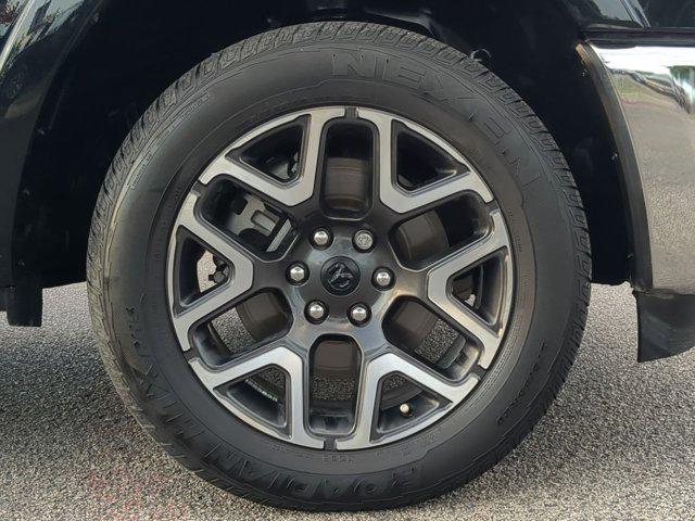 Photo of 2025 Diamond Black Crystal Pearlcoat RAM 1500