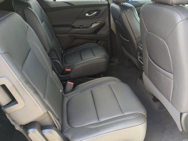 Photo of 2023 Summit White Chevrolet Traverse