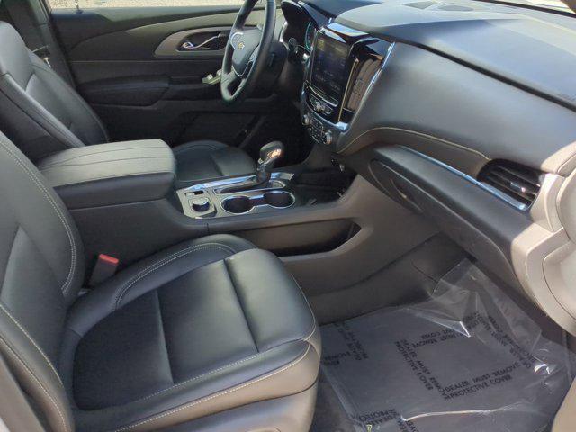 Photo of 2023 Summit White Chevrolet Traverse
