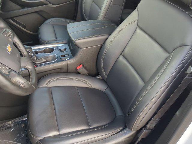 Photo of 2023 Summit White Chevrolet Traverse