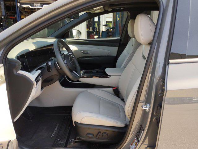 Photo of 2025 Hampton Gray Hyundai TUCSON