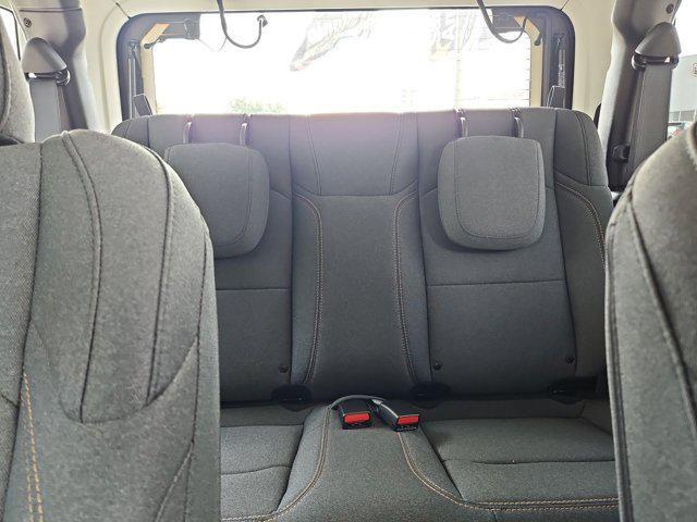 Photo of 2025 Anvil Clearcoat Jeep Wrangler