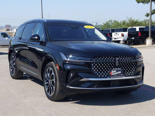 Photo of 2024 Infinite Black Metallic Clearcoat Lincoln Nautilus