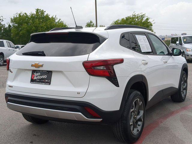 Photo of 2024 Summit White Chevrolet Trax