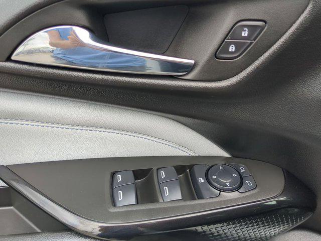 Photo of 2024 Summit White Chevrolet Trax