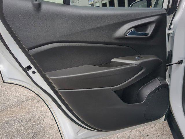 Photo of 2024 Summit White Chevrolet Trax