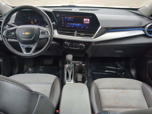 Photo of 2024 Summit White Chevrolet Trax