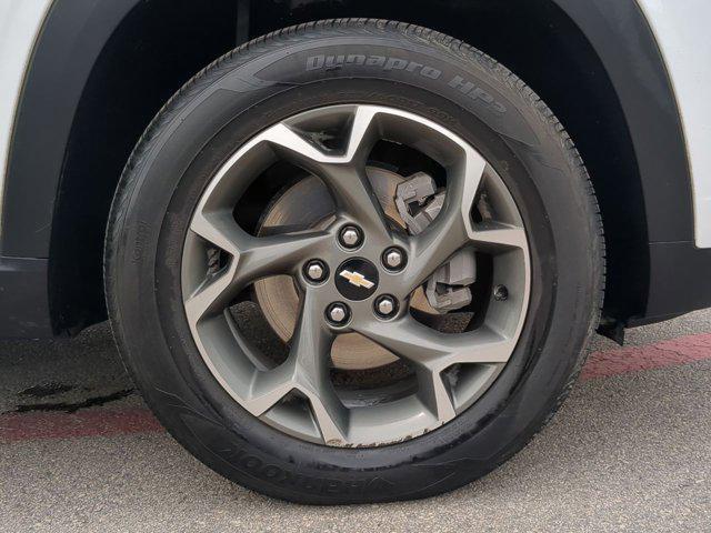 Photo of 2024 Summit White Chevrolet Trax