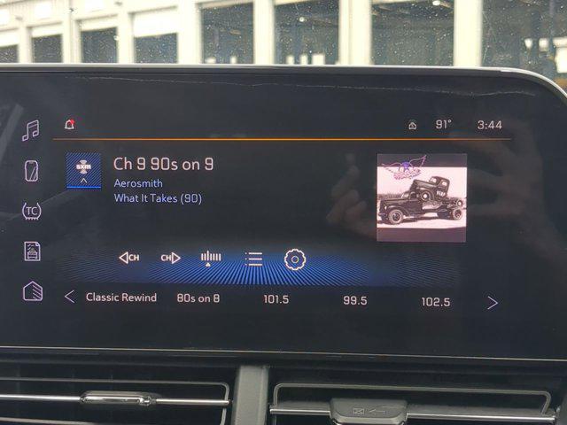 Photo of 2024 Summit White Chevrolet Trax