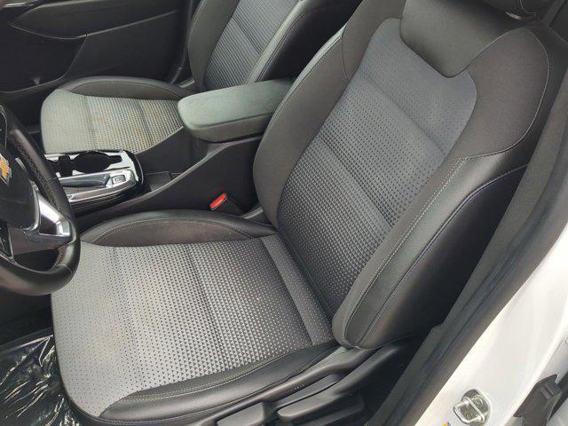 Photo of 2024 Summit White Chevrolet Trax
