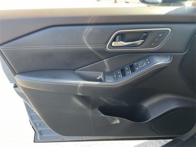Photo of 2022 Boulder Gray Pearl Nissan Rogue