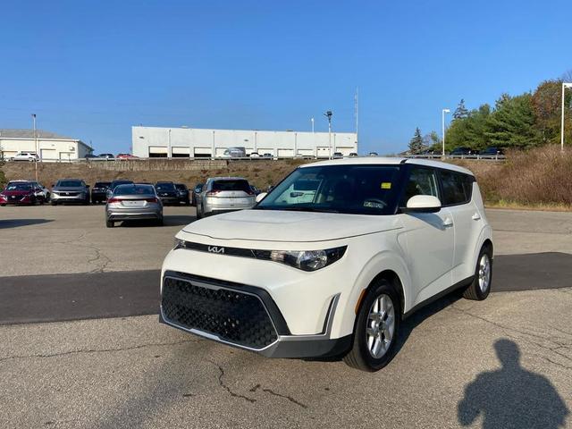 Photo of 2024 Snow White Pearl Kia Soul