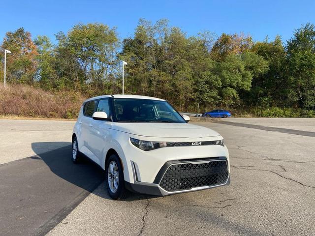 Photo of 2024 Snow White Pearl Kia Soul