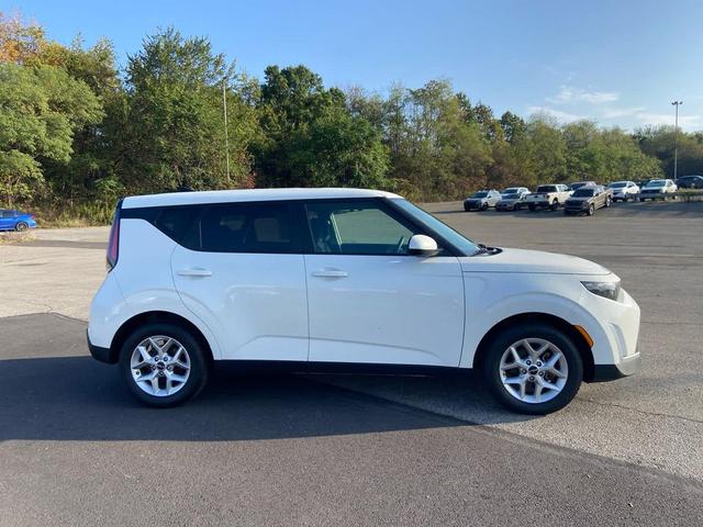 Photo of 2024 Snow White Pearl Kia Soul