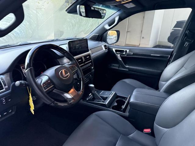Photo of 2023 White Pearl Lexus GX 460
