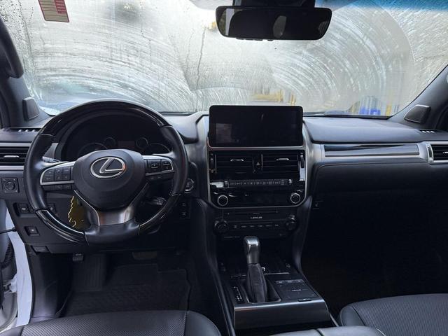 Photo of 2023 White Pearl Lexus GX 460