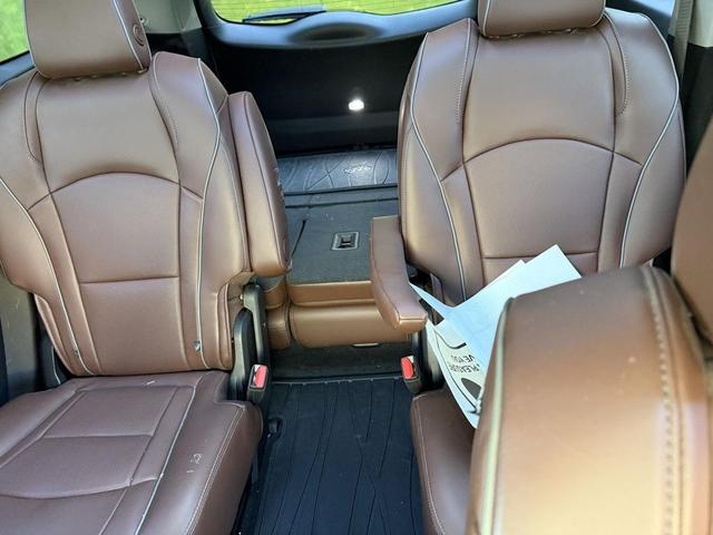 Photo of 2018 White Frost Tricoat Buick Enclave