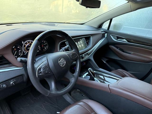 Photo of 2018 White Frost Tricoat Buick Enclave