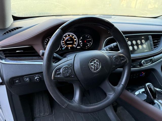 Photo of 2018 White Frost Tricoat Buick Enclave